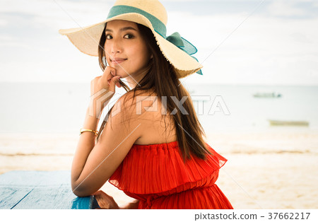 Women traveling in Okinawa Women traveling in Okinawa 37662217