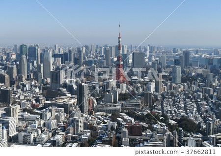  Tokyo cityscape in Japan "I want to see Tokyo Tower etc." = Blue sky spreading at the dawn of heavy snow in Tokyo · Photographed January 23 37662811