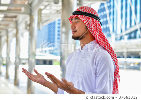 Arab Business Concepts, Arab business people are working in the Arab Business Concepts, Arab business people are working in the 37663312