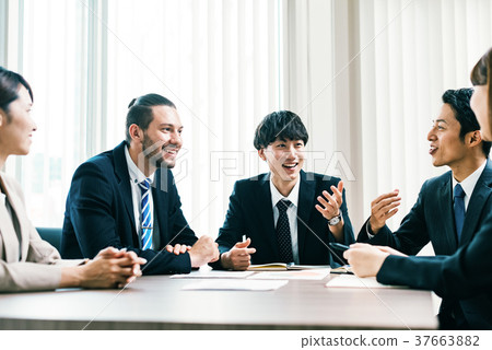 商業場景日本人和外國人 37663882