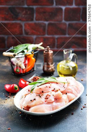 chicken fillet 37664768