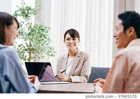 Consultation counter 37665170