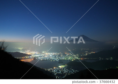 從新通行證的夜景 從新通行證的夜景 37666432