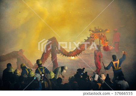 Lantern Festival, fried dragon, folk custom, culture, active, peace, celebration, festival, festival, event, firecracker, dragon dance Lantern Festival, fried dragon, folk custom, culture, active, peace, celebration, festival, festival, event, firecracker, dragon dance 37666555