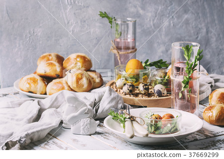 Easter table setting Easter table setting 37669299