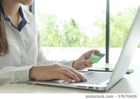 young business woman buyer seller 37670409