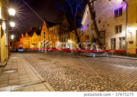 Tallinn. Old medieval street. 37675275