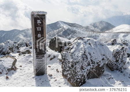 Peak sign of Mt. Chausu Peak sign of Mt. Chausu 37676231