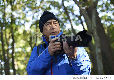 Mountain walking Mountain walking 37678328