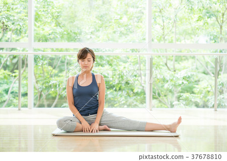 Yoga gym fitness woman image Yoga gym fitness woman image 37678810