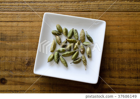cardamom 37686149