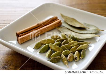 cardamom 37686152