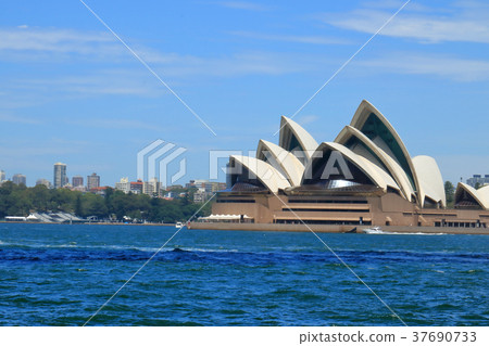 Sydney 37690733