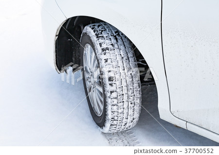 studless tire 37700552