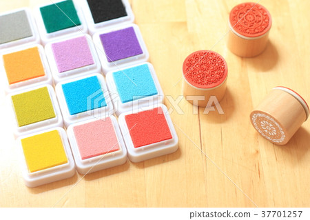 A stamp of the race 37701257