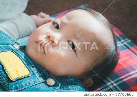 changing nappies, 1 year old, younger 37703663
