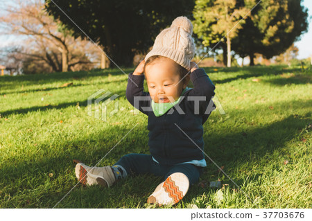 younger, baby, infant 37703676