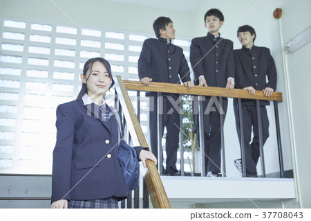 Students stuck on the stairs 37708043