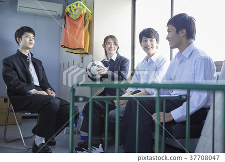 學生在俱樂部裡 學生在俱樂部裡 37708047