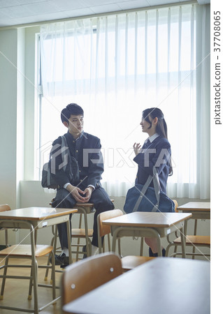 A student who speaks in the classroom 37708065