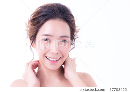 Beautiful Asian Woman Portrait on white background Beautiful Asian Woman Portrait on white background 37708433