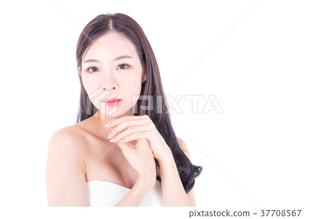 Young beautiful korea woman isolated on white. 37708567
