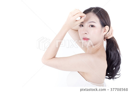 Young beautiful korea woman isolated on white. 37708568