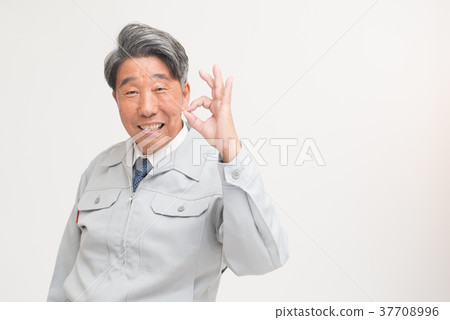 Senior man working clothes 37708996