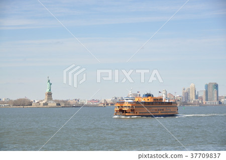New York The Statue of Liberty 37709837
