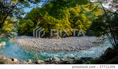 大杉谷(三重縣多木郡大代町),日本100個最偉大的山谷和100個未開發地區之一*照片位置信息可在作品的評論部分找到 大杉谷(三重縣多木郡大代町),日本100個最偉大的山谷和100個未開發地區之一*照片位置信息可在作品的評論部分找到 37712269