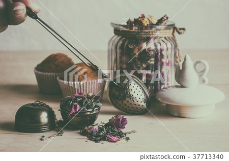 Tea strainer closeup Tea strainer closeup 37713340