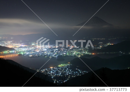 從新通行證的夜景 37713773