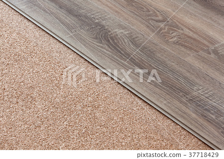 Laminate on natural cork 37718429