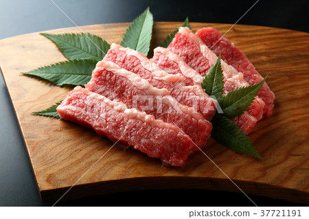 Kuroge Wagyu beef rib meat 37721191