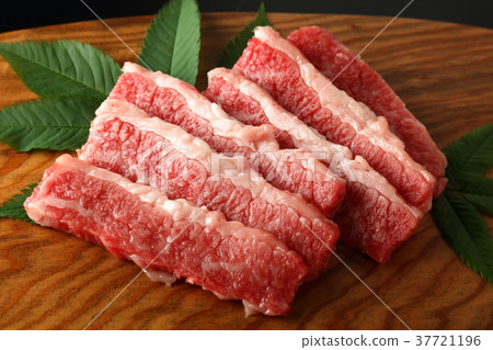 Kuroge Wagyu beef rib meat Kuroge Wagyu beef rib meat 37721196