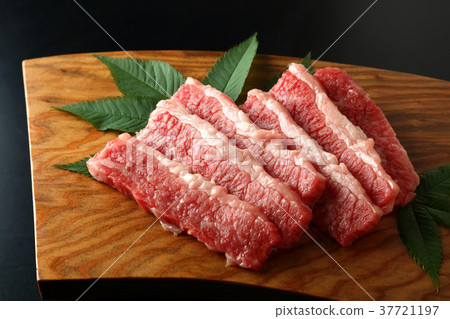 Kuroge Wagyu beef rib meat 37721197