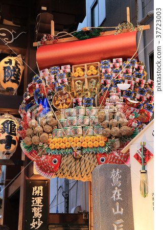 Asakusa Otori Shrine's Samurai City 37723003