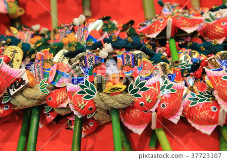 Asakusa Oto Shrine's Samurai Market A thriving business rake Asakusa Oto Shrine's Samurai Market A thriving business rake 37723107