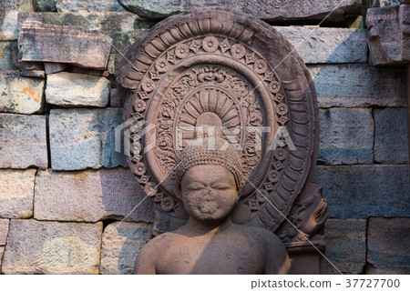Sanchi Stupa, India. 37727700