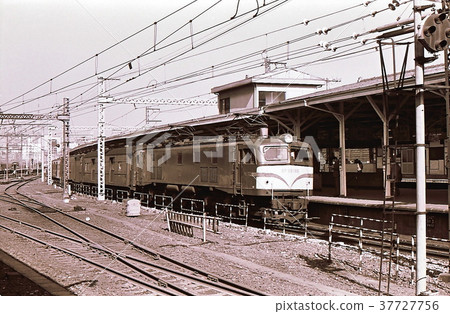 1958年EF 58牽引行李列車品川站東京 1958年EF 58牽引行李列車品川站東京 37727756