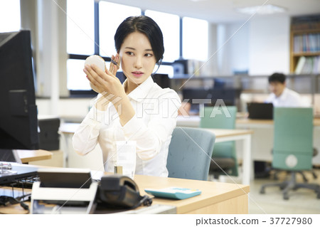 Business woman 37727980