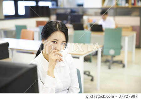 Business woman Business woman 37727997