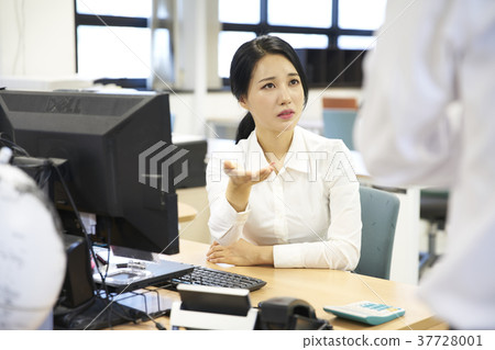 Business woman Business woman 37728001