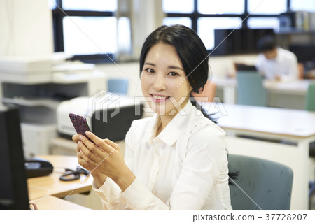 Business woman 37728207