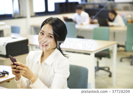Business woman 37728209