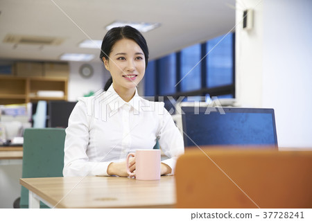 Business woman Business woman 37728241