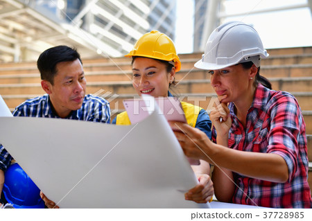 Concepts Business Engineering, Professional engineers, Young Bus Concepts Business Engineering, Professional engineers, Young Bus 37728985