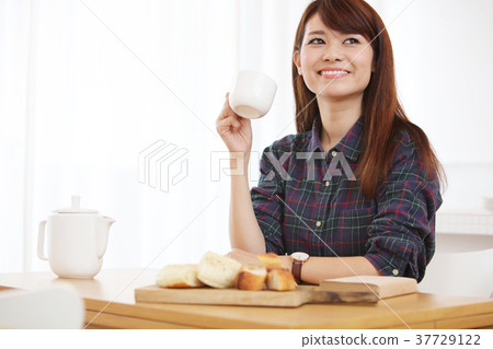 Living meal 37729122
