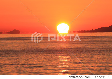Daruma sunset from Numazu Imperial Villa 37729583