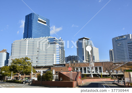 Urban scenery in front of Kobe Station 37730944